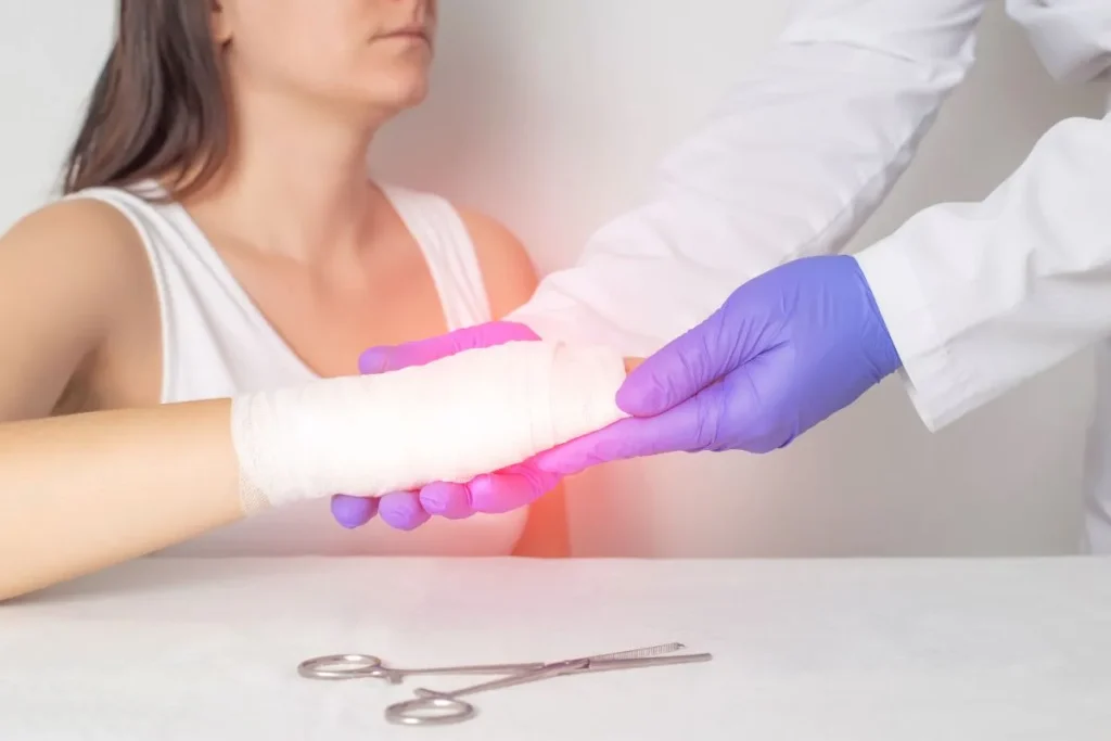 peut-on-travailler-avec-une-fracture-du-scaphoide