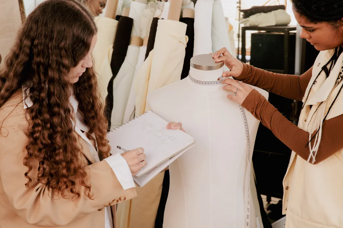pourquoi-le-choix-de-lecole-est-crucial-pour-une-carriere-dans-la-mode