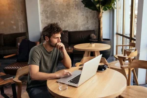 Du salariat au freelancing : les outils à mettre en place dès le premier jour